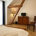 Lony Hotel 3*
