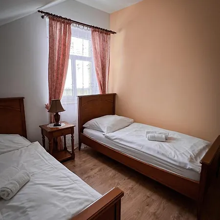 Lony Hotel
