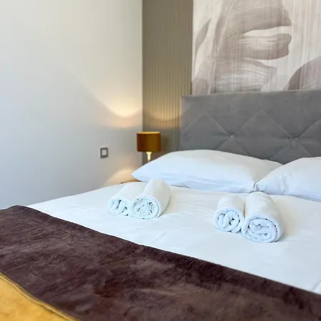 Hotel Lony