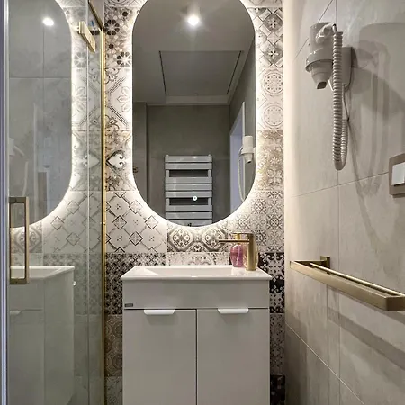 Lony Hotel Mochov