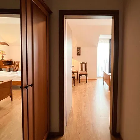 Hotel Lony 3*