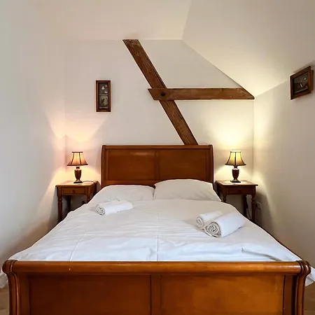 Lony Hotel Mochov